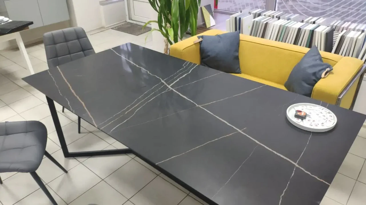 Комерційні об'єкти Avant Quartz 7700 Калакатта Марсель