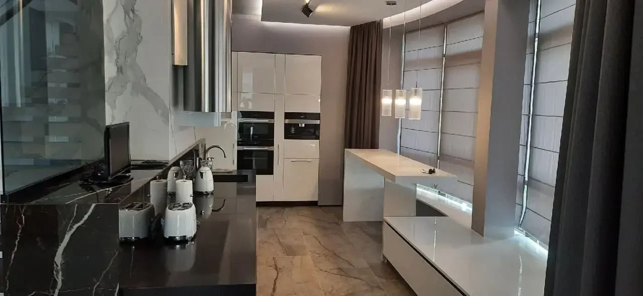 Житлові приміщення Avant Quartz 7100 Статуаріо Лілль