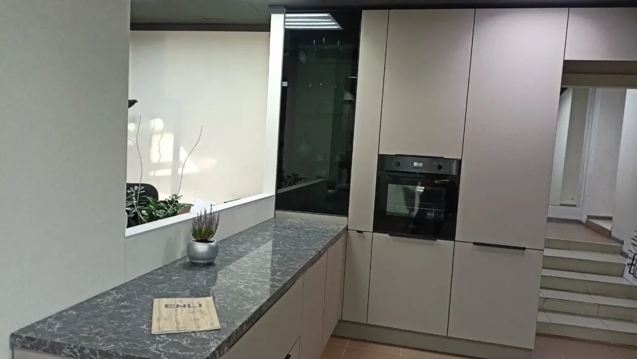 Житлові приміщення Caesarstone 6003 Coastal Grey