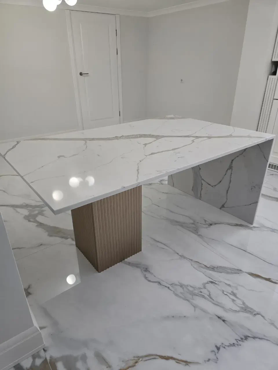 Житлові приміщення Avant Quartz 7030 Calacatta Chenonceau