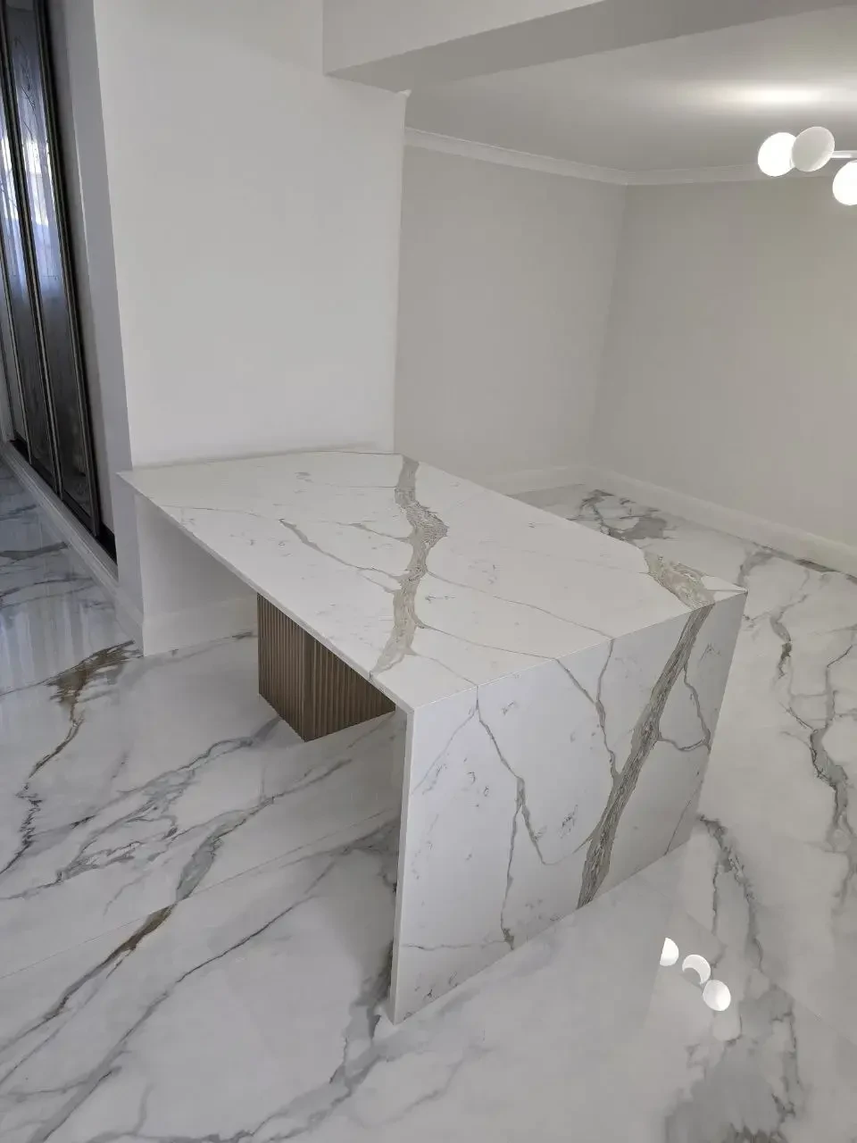 Житлові приміщення Avant Quartz 7030 Calacatta Chenonceau