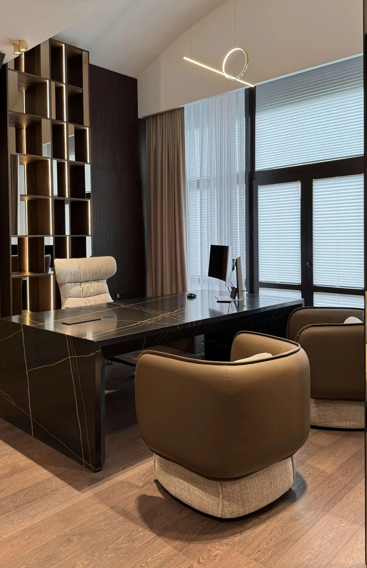 Комерційні об'єкти Avant Quartz 7700 Calacatta Marseille