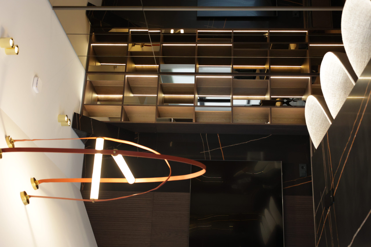 Комерційні об'єкти Avant Quartz 7700 Calacatta Marseille