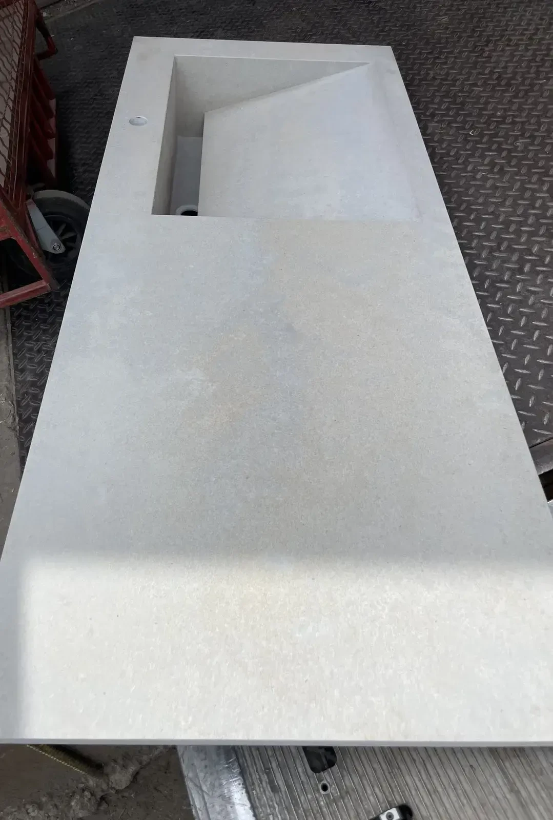 Мийка Caesarstone 4011 Cloudburst Concrete