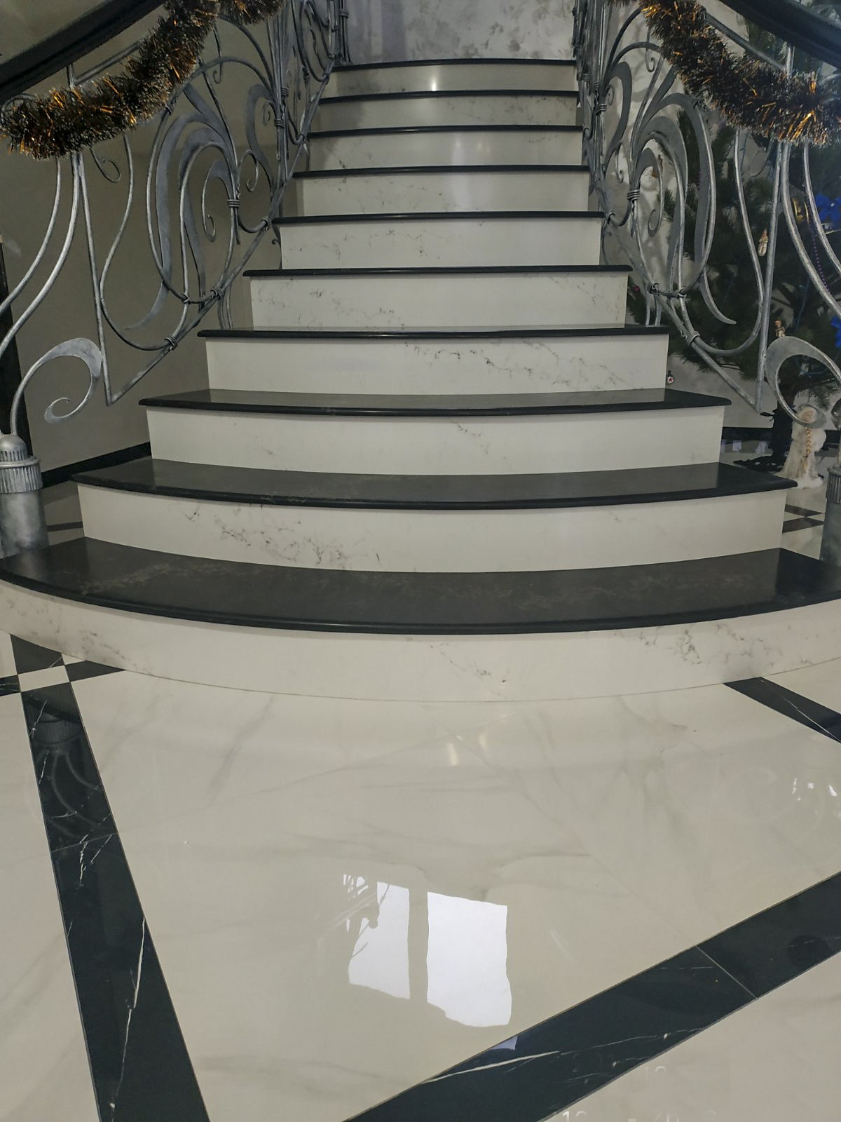 Сходи Caesarstone 5100 Vanilla Noir