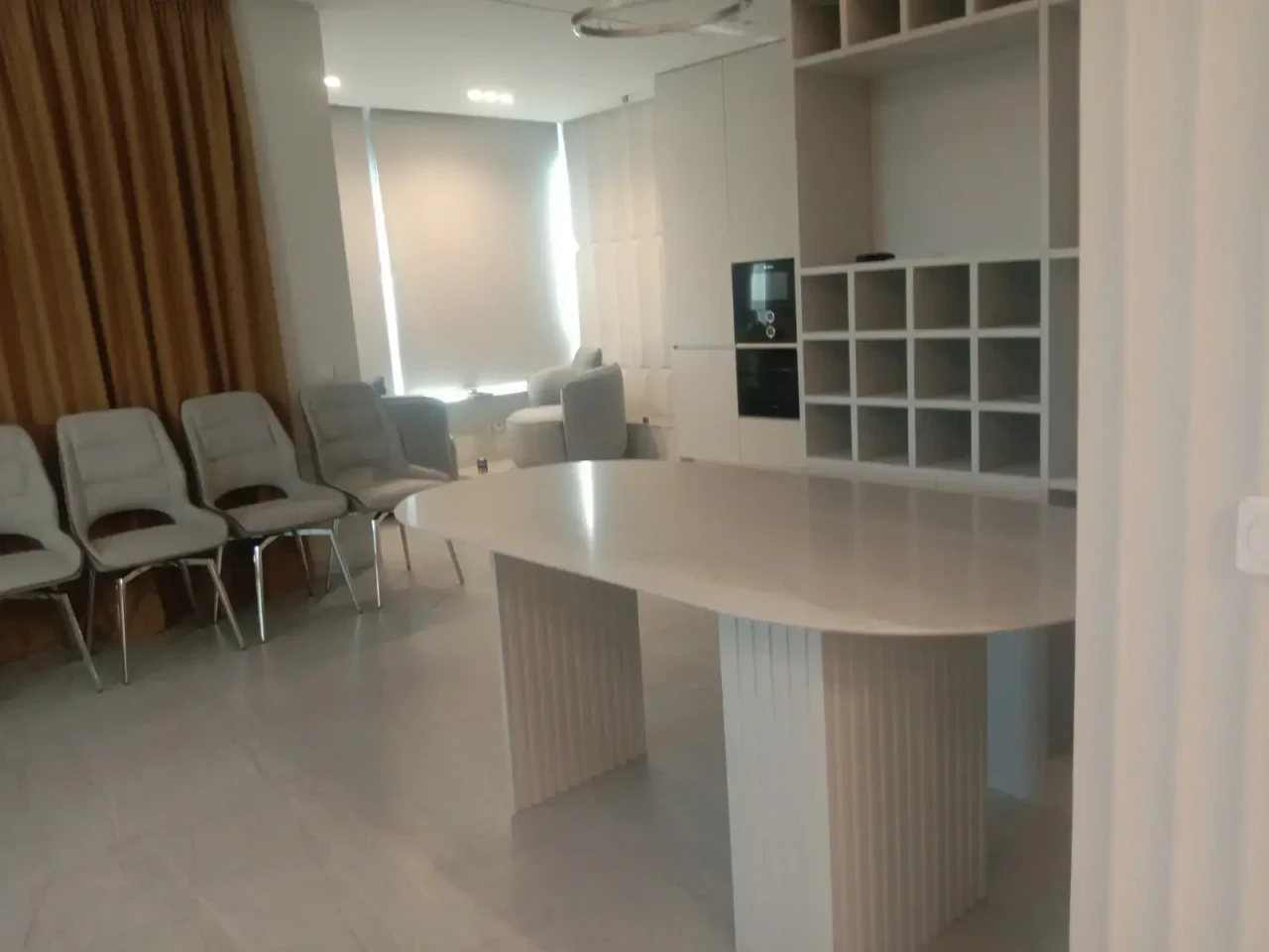 Житлові приміщення Caesarstone 5211 Noble Grey