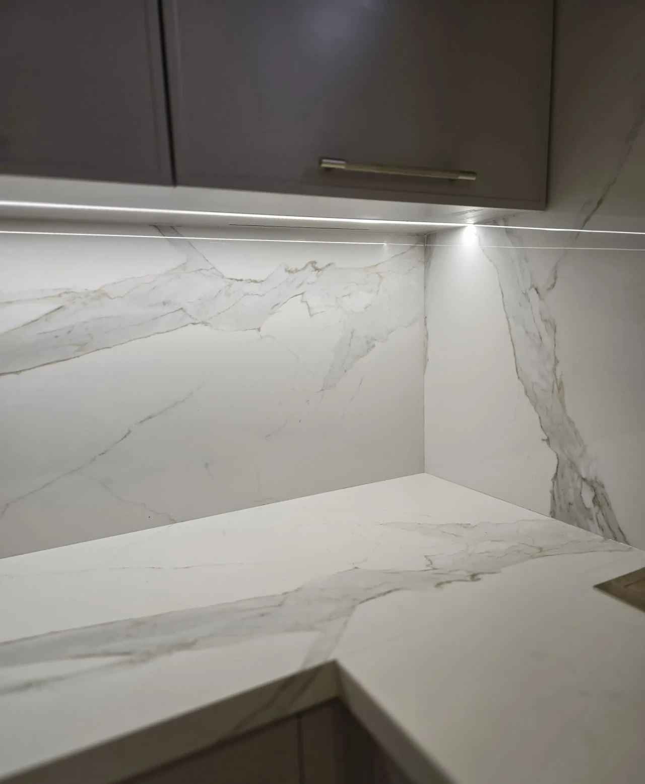Кухня Keralini Statuario Raffaello
