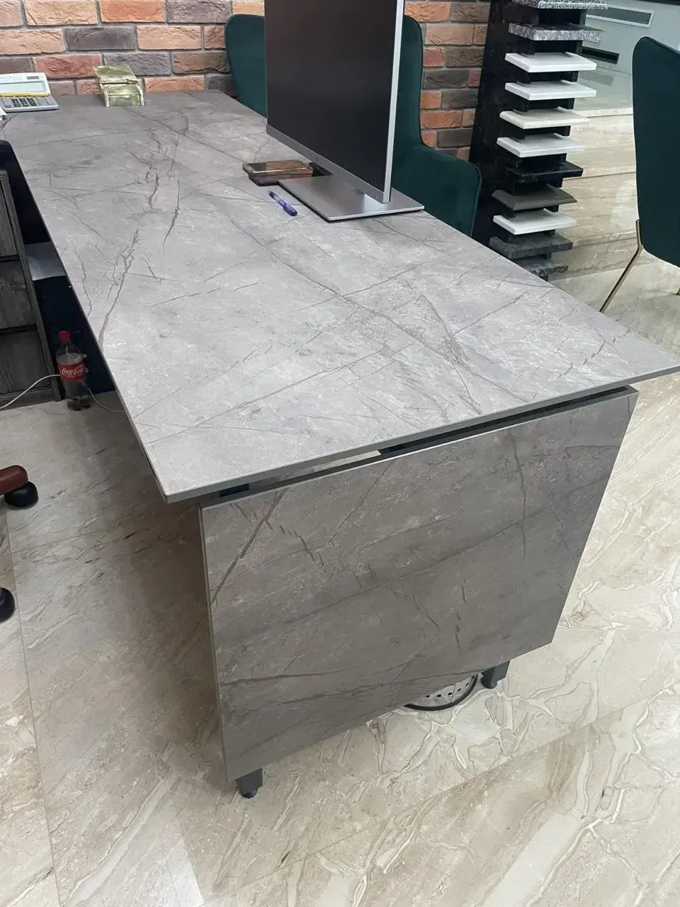 Комерційні об'єкти Puricelli 6140 Kintsugi