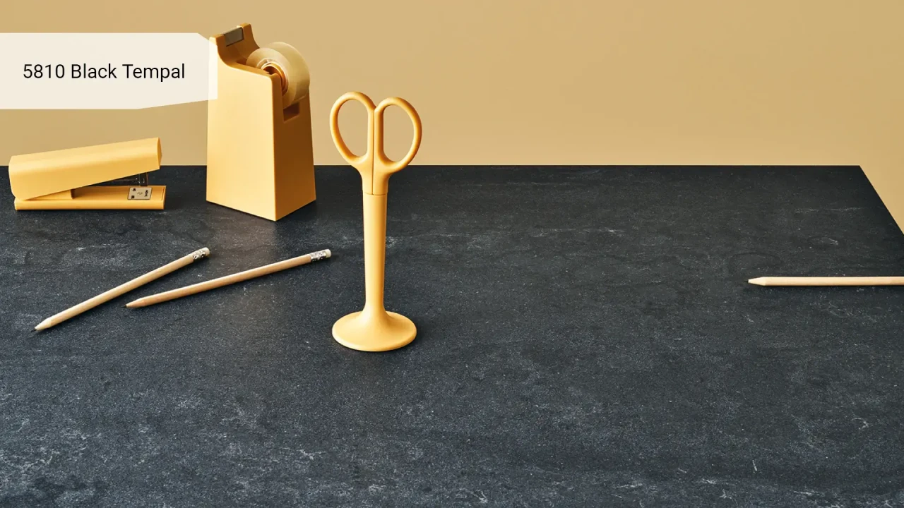 Caesarstone 5810H Black Tempal в інтер'єрі