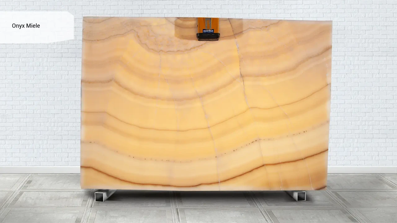 Scalla Naturale Onyx Miele в інтер'єрі