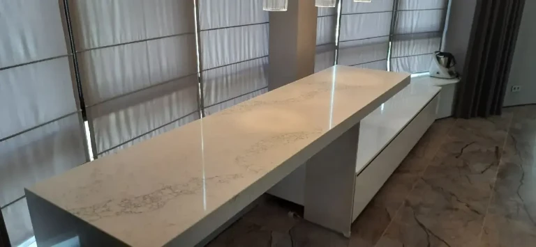 Житлові приміщення Avant Quartz 7100 Статуаріо Лілль