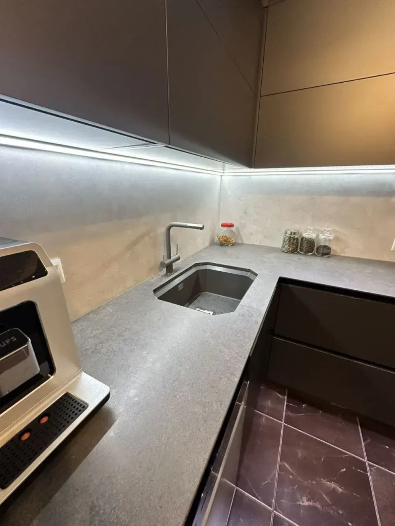 Кухня Avant Quartz 8800 Cassis + 8100 Mulen